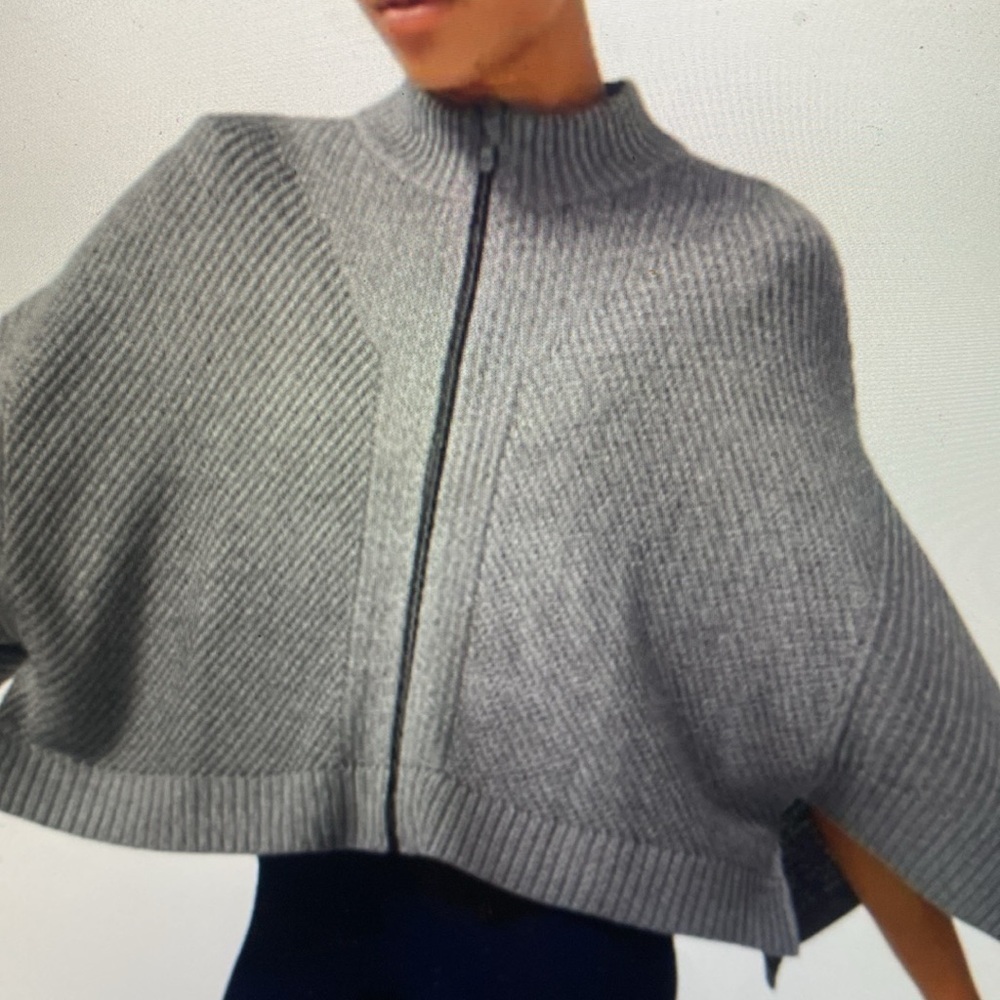 Lululemon Softer Still Wrap - Picture 3 of 7
